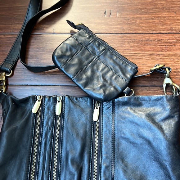 Hype leather Cross Body - Picture 3 of 6